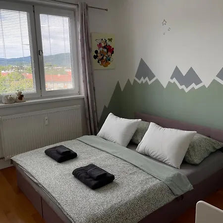 Roxy Sihot * Trenčín