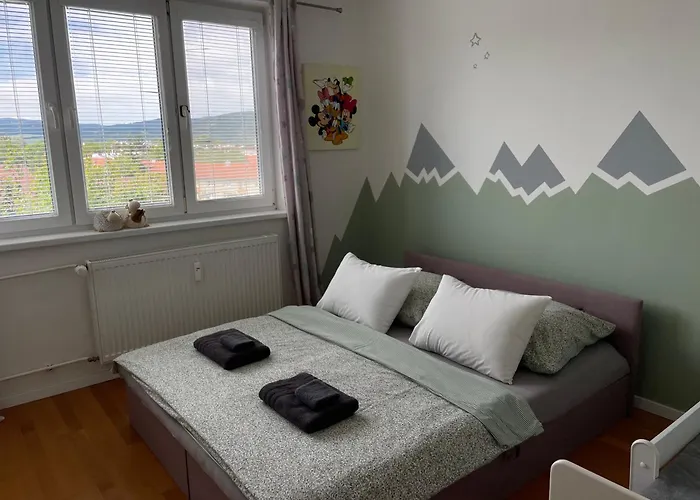 Roxy Sihot * Trenčín